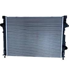 Radiator LR117683 Compatible with LAND ROVER DISCOVERY SPORT (L550) & RANGE ROVER EVOQUE (L551)