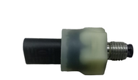 Oil Pressure Switch LR073672 Compatible With Land Rover Range Rover Vogue (L405), Land Rover Range Rover Velar (L560), Land Rover Range Rover Sport (L494)