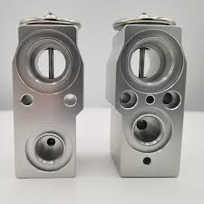 Expansion valve 4F0260403Q Compatible with VOLVO S90 II (234) & V90 II Estate (235) & XC60 II (246) & XC90 II (256)