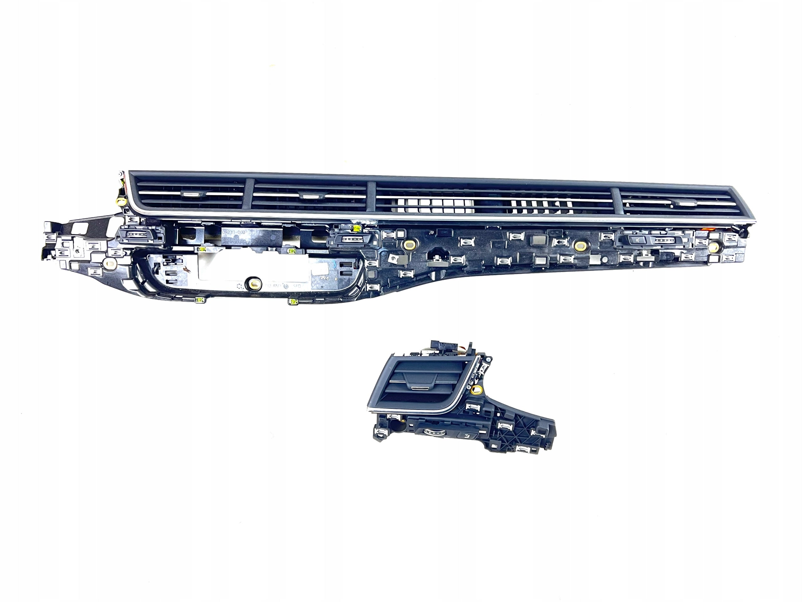 Audi Q7 4MB 4LB AC Vent Grille Assembly Right 4M2820902 Center 4M2820901 OEM Replacement