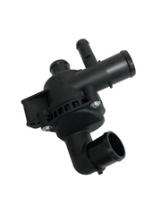 Thermostat Housing C2Z11669 LR062085 LR033675 LR039254 Compatible With DISCOVERY IV (L319) | LR4 DISCOVERY V (L462) RANGE ROVER IV (L405) RANGE ROVER SPORT I (L320)