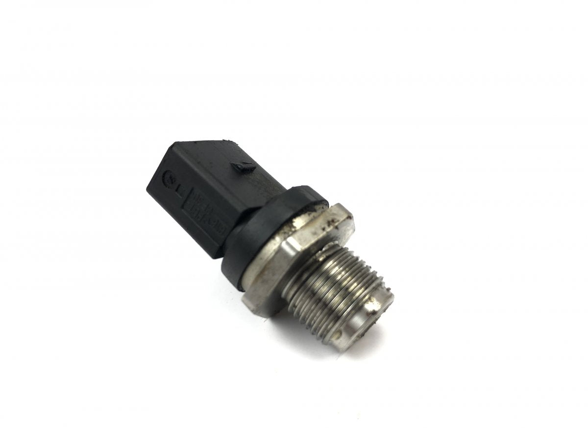 Fuel Rail Pressure Sensor  13537800602 Compatible With BMW F25 F15 F90
