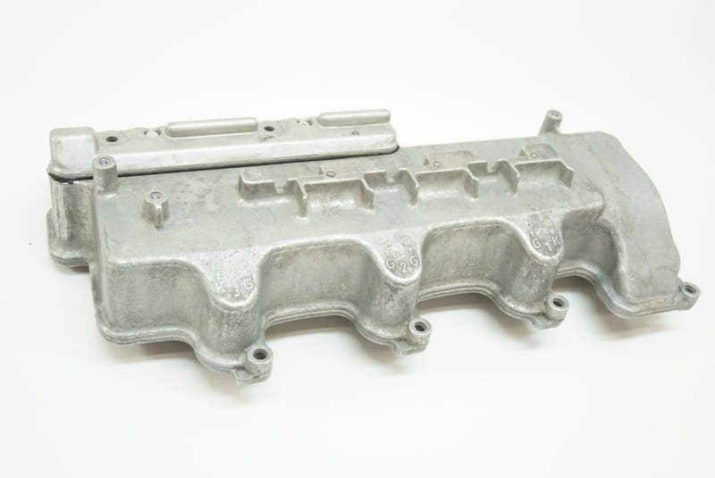 Engine Valve Cover 1120100430 Compatible With Mercedes Benz M112