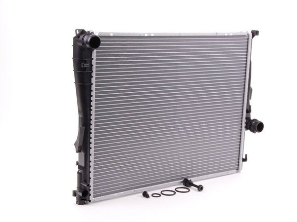 Radiator 17119071519 17119071518  17117513922 17111611557 Compatible With BMW E46