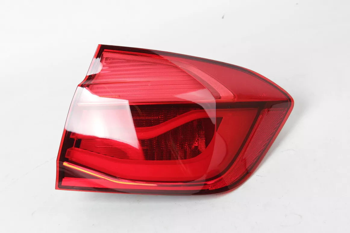 Tail Light Rear Lamp Compatible With BMW 3 Series F30 F80 (2016-2018) Tail Light Rear Lamp Left 63217369117 & Right 63217369118 Tag-TLB-55