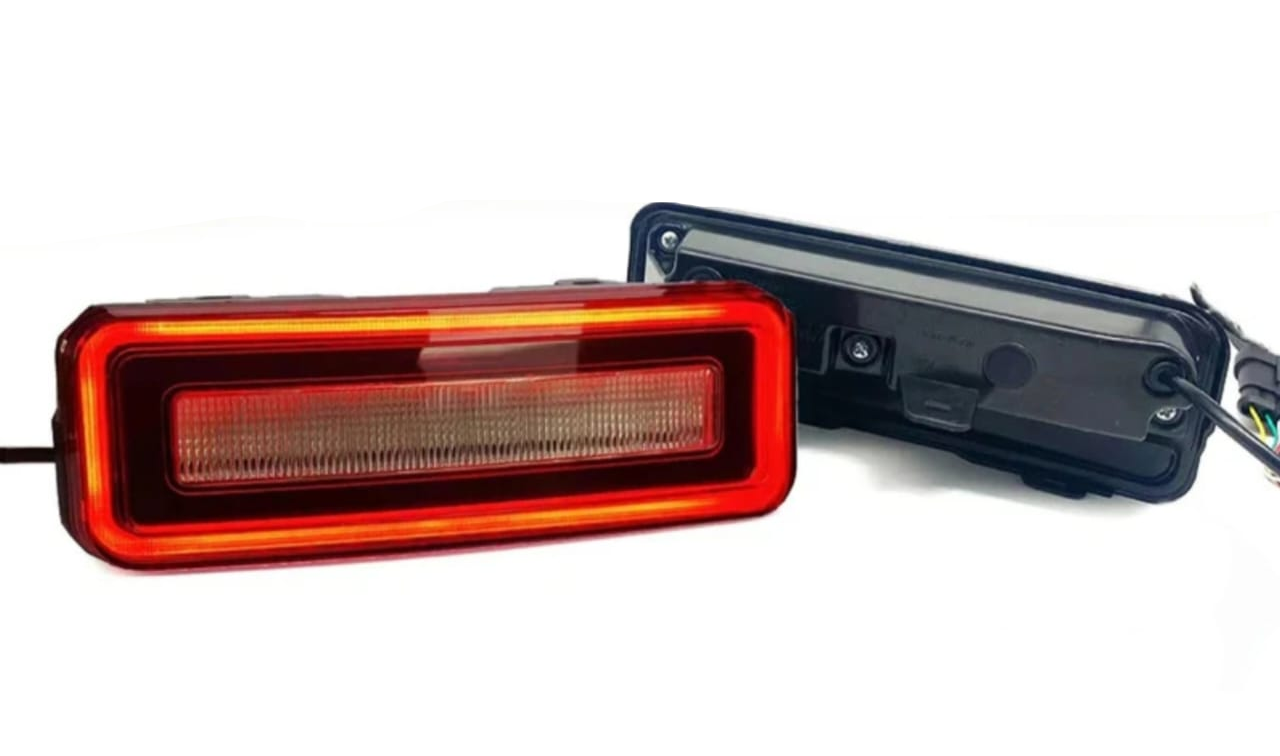 Red Stop Light Set Compatible With Land Rover Defender L633 (2020-2024)