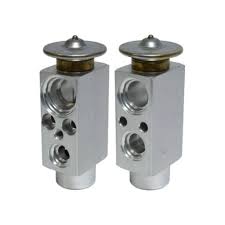 Expansion Valve A1668300284 1668300284 Compatible With MERCEDES BENZ GL-CLASS (X166) & GLE (W166) & GLE Coupe (C292) & GLS (X166) & M-CLASS (W166)