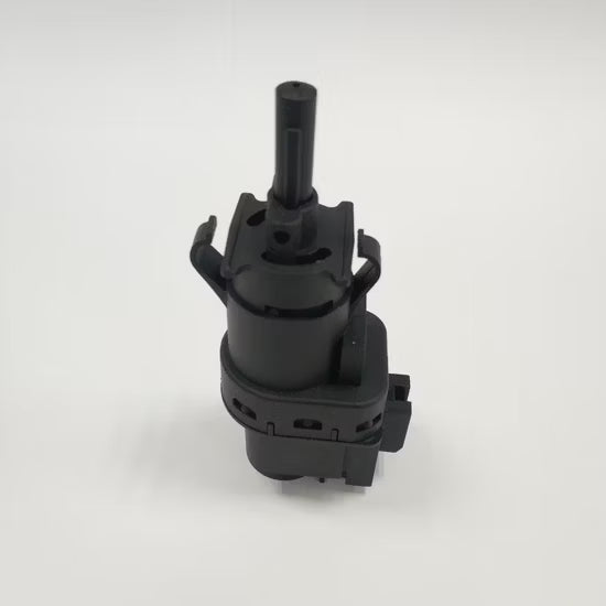 Brake Light Switch 30773935  9494890 Compitable With Volvo S40 S60 S80 XC60