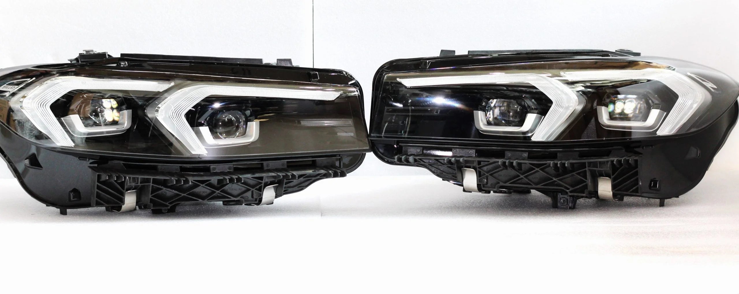 Complete Headlight Assy Left 63115A4F747 & Right 63115A4F748 Compatible With BMW 3 Series G20/G28 LCI (2022-2025) Tag No.77