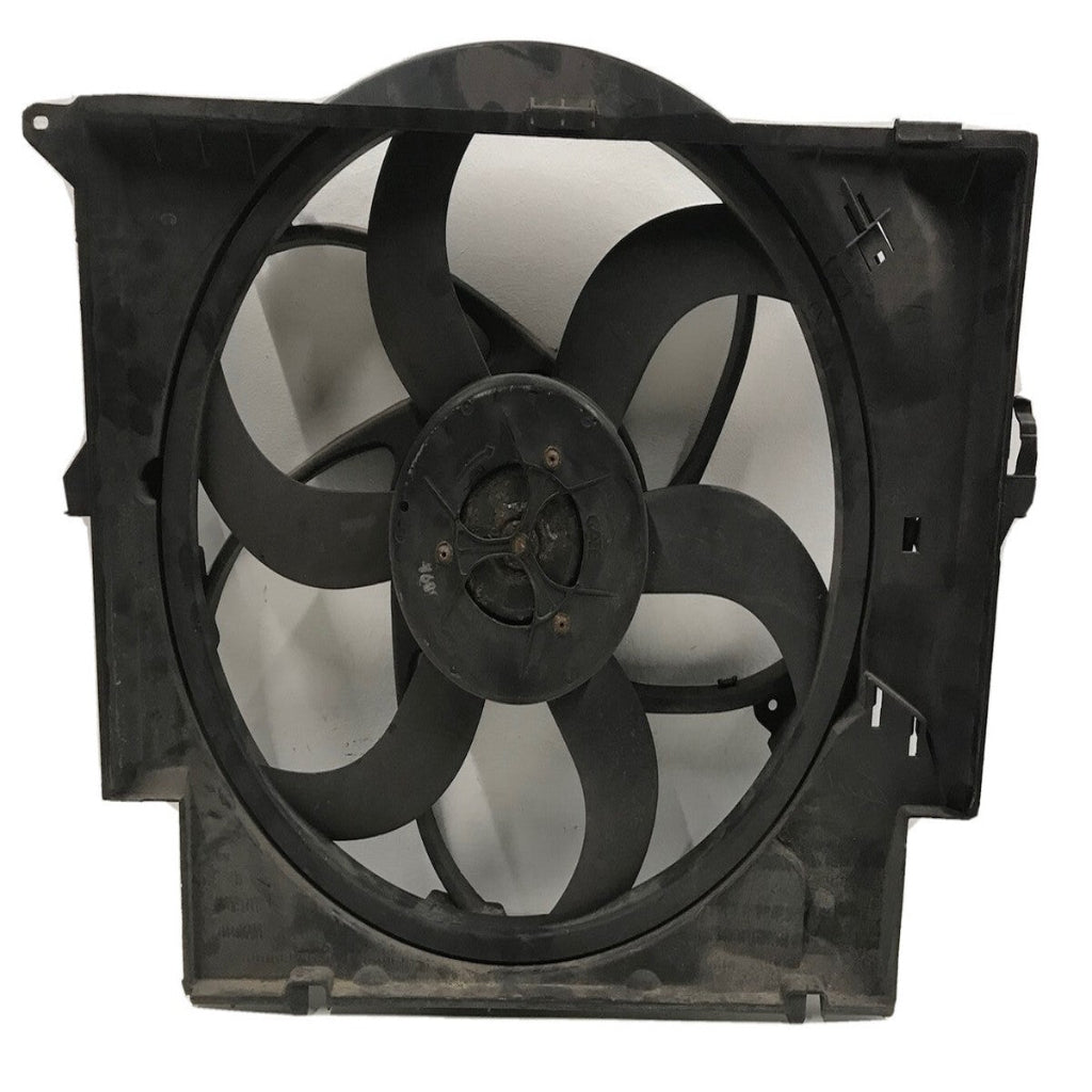 Radiator Fan Assembly 17428506668 Compatible With BMW 3 (E90), X1 (E84)
