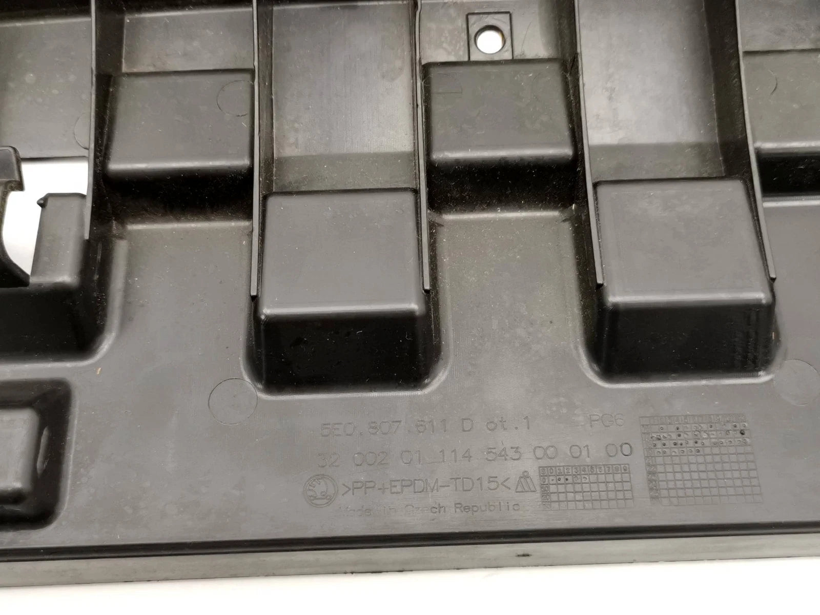 Front Bumper Shield 5E0807611D Compatible With Skoda Octavia Tag No.2