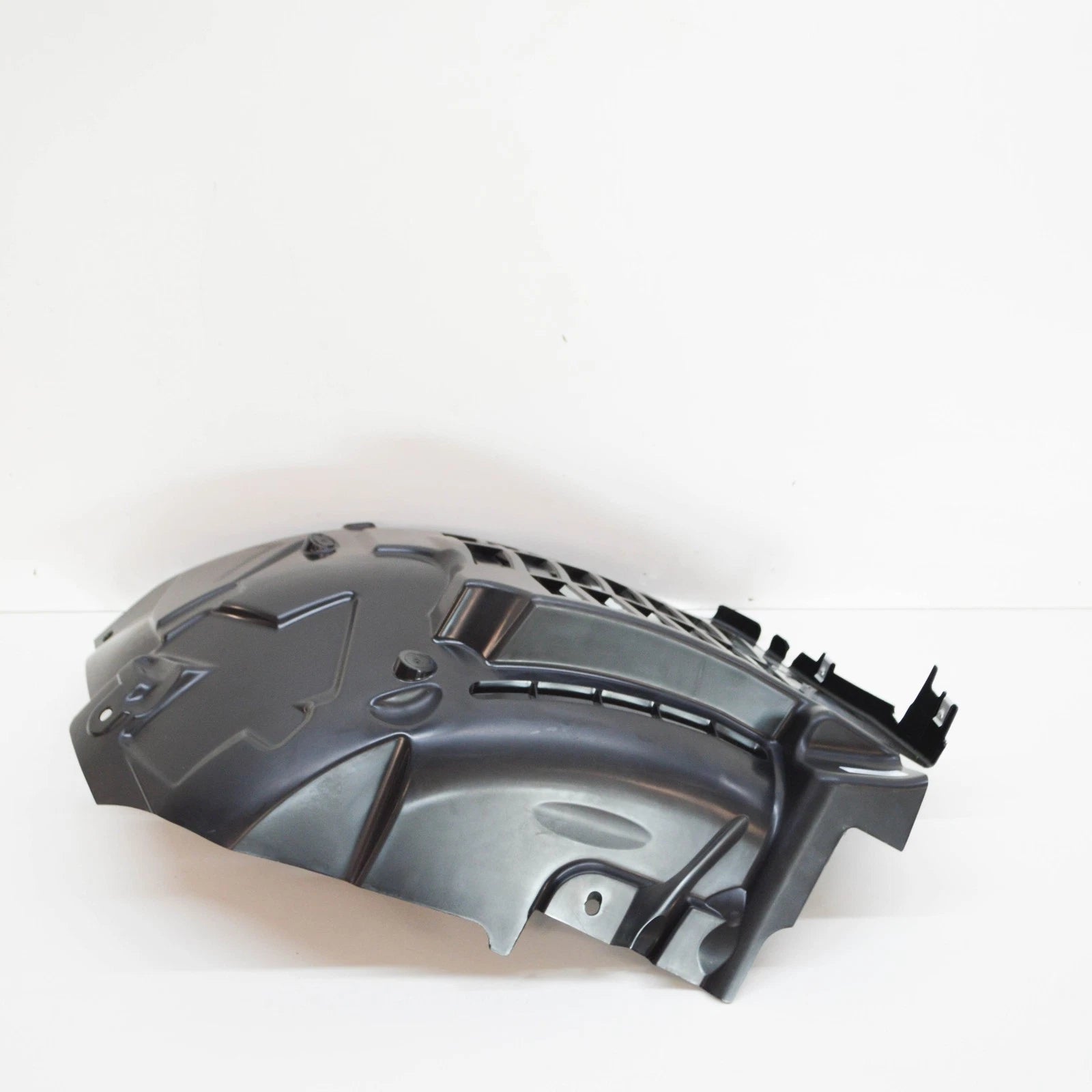 Front Fender Linning Left LR033071 Compatible With Land Rover Range Rover Vogue - L405 (2013-2017) & Land Rover Range Rover Sport - L494 (2014-2017) Tag No.25