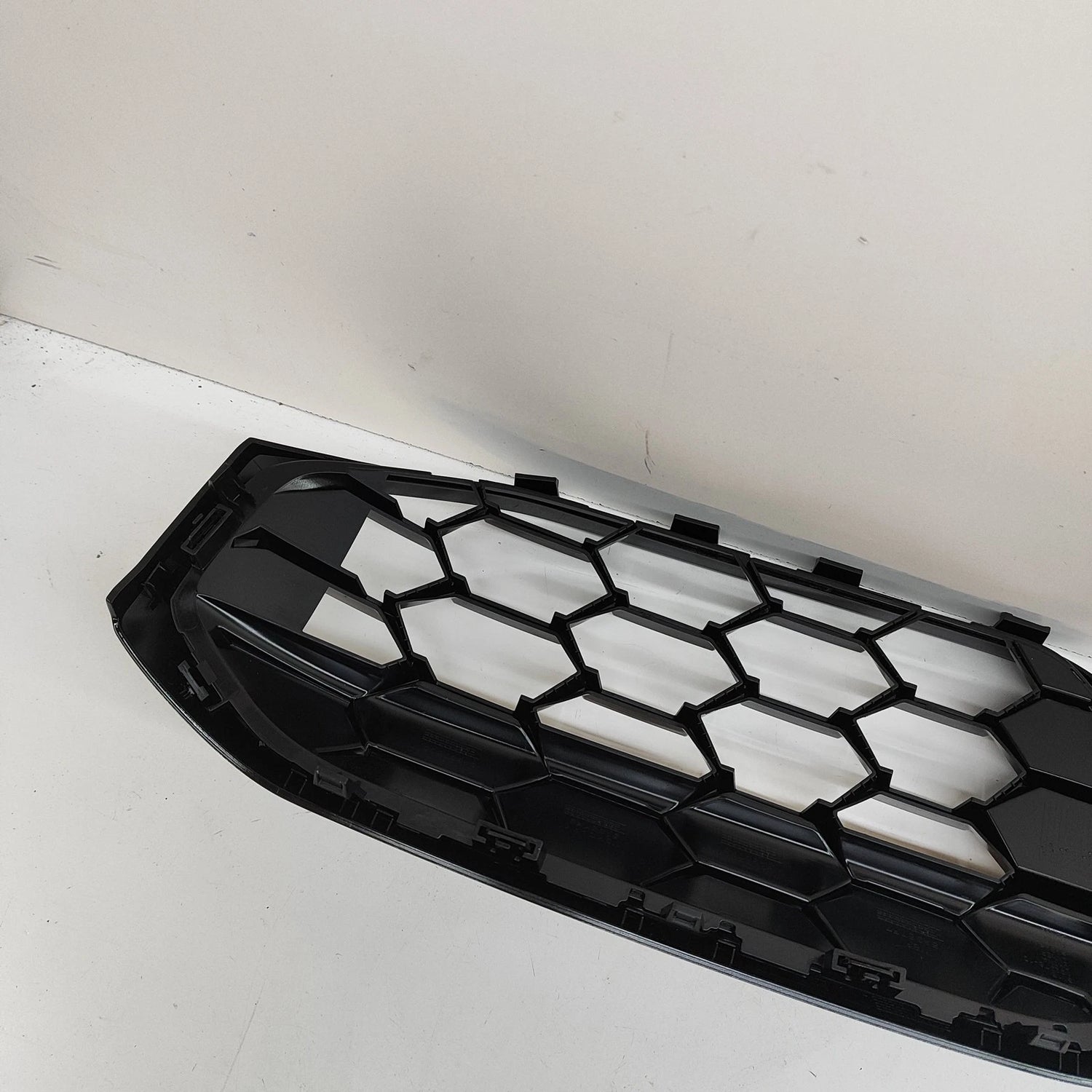 Black Kidney Grill  51115A1BFB1 Compatible With BMW 3 Series G20 & G28 LCI M Sport M340i (2023+) Tag No.107