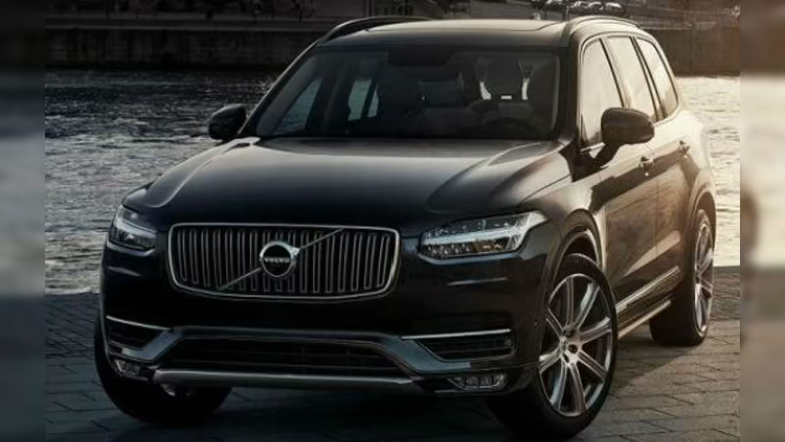 Front Radiator Show Grille (Black) 32228108 Compatible With Volvo XC90 (2016-19)